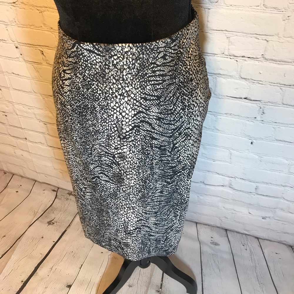 *Snakeskin Print Pencil Skirt*